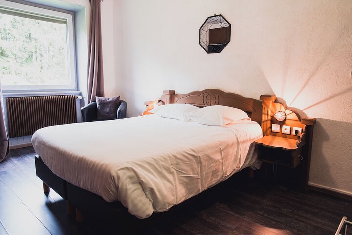 Room 17 of 40