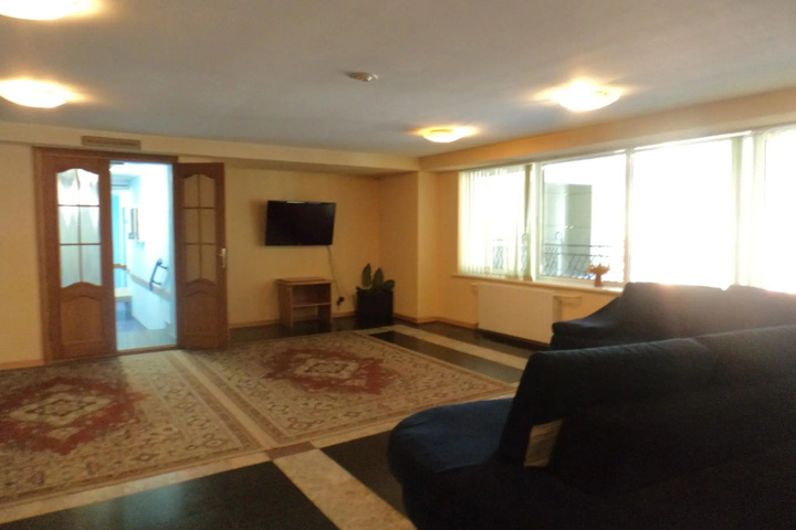 Room 12 of 25
