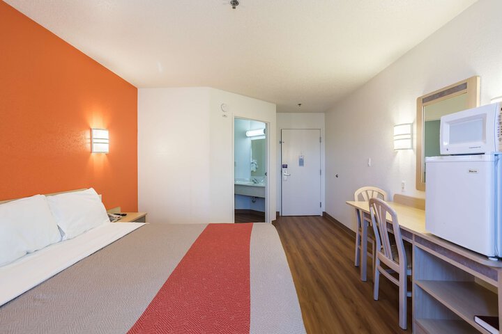 Room 20 of 34