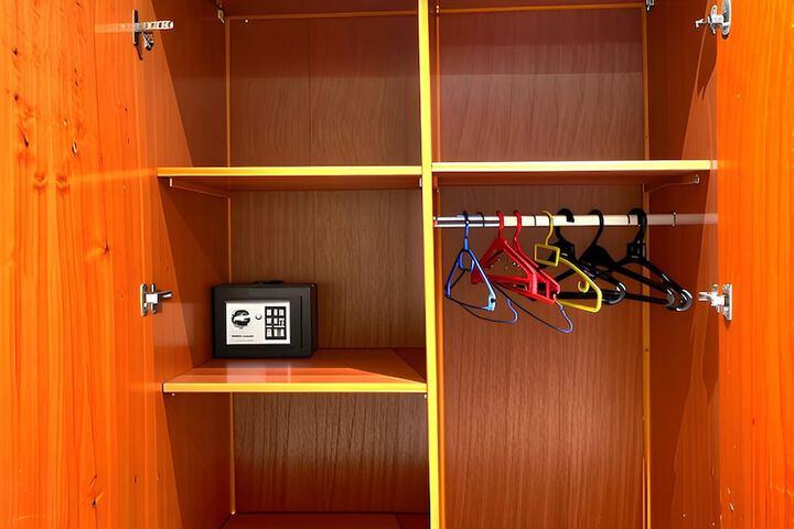Room 41 of 77