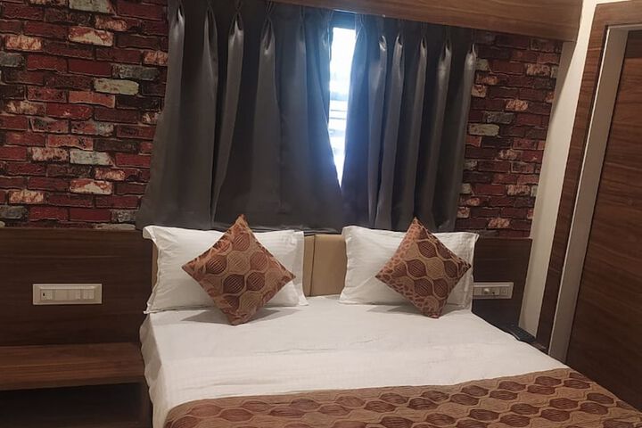 Room 17 of 35