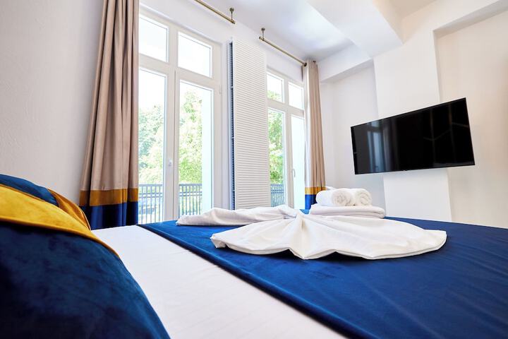 Room 4 of 23