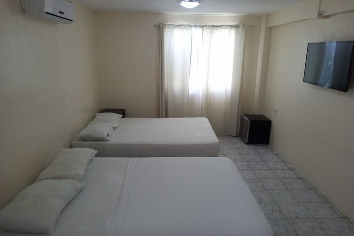Room 14 of 83