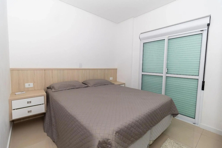 Room 5 of 17
