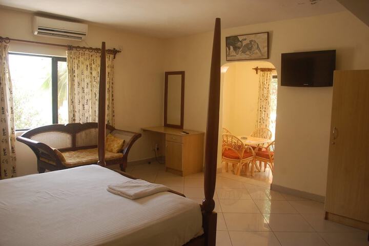 Room 4 of 55