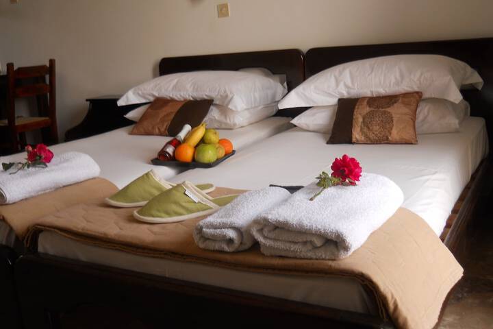 Room 3 of 33