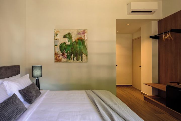 Room 28 of 81
