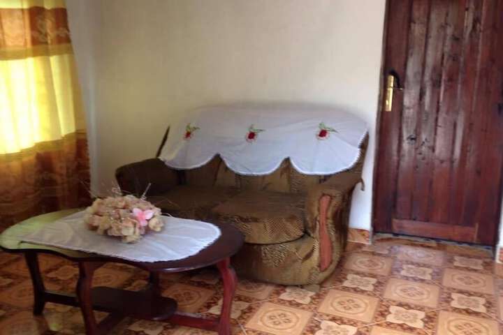 Room 8 of 10