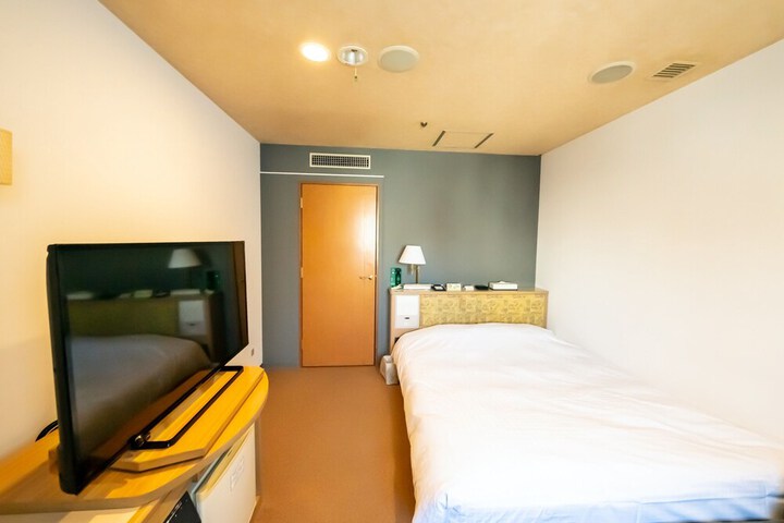Room 106 of 239