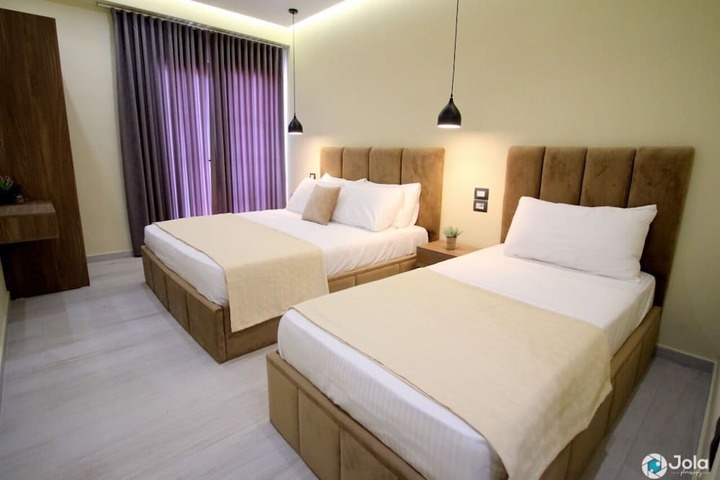Room 6 of 34