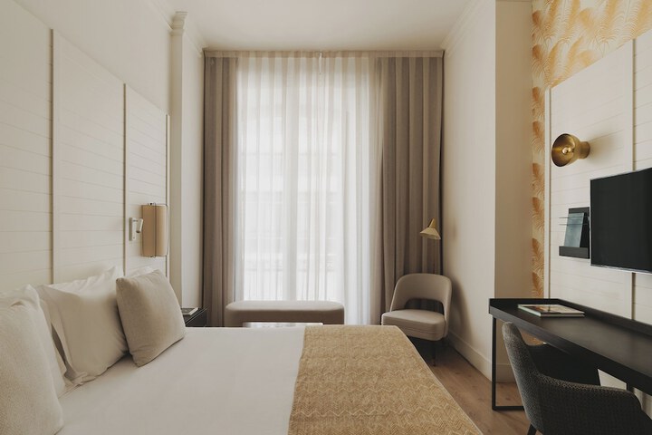 Room 8 of 46