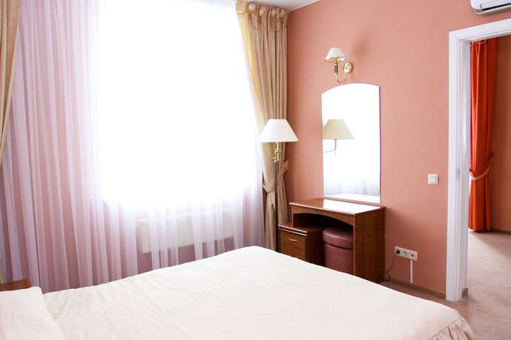 Room 13 of 60