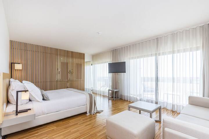 Room 8 of 44