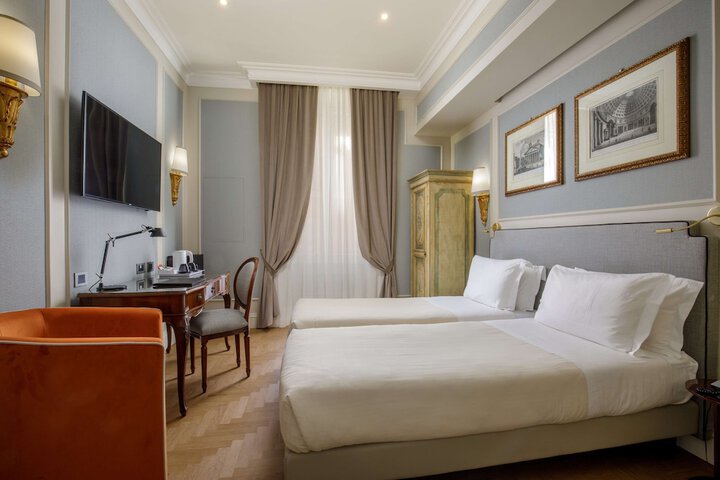 Room 52 of 98