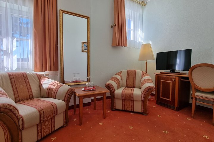 Room 6 of 79