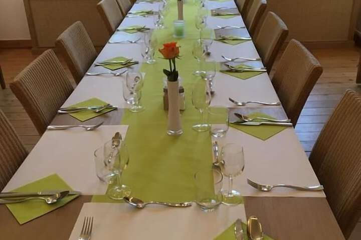Dining 9 of 22