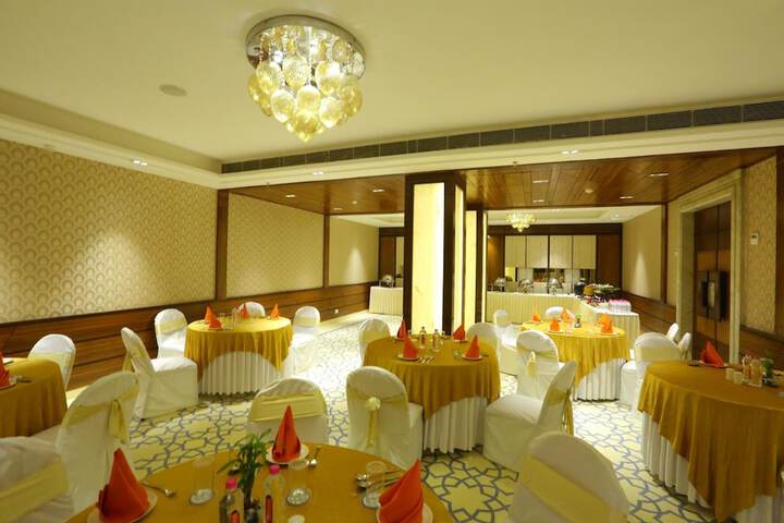 Ballroom/Hall 29 of 43