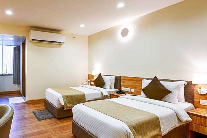 Room 4 of 11
