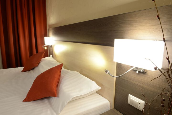 Room 3 of 35