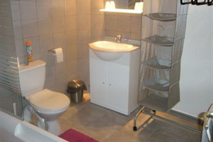 Room 2 of 17