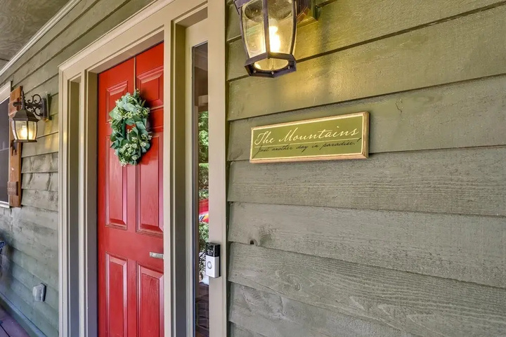 Exterior of Lakeview Life