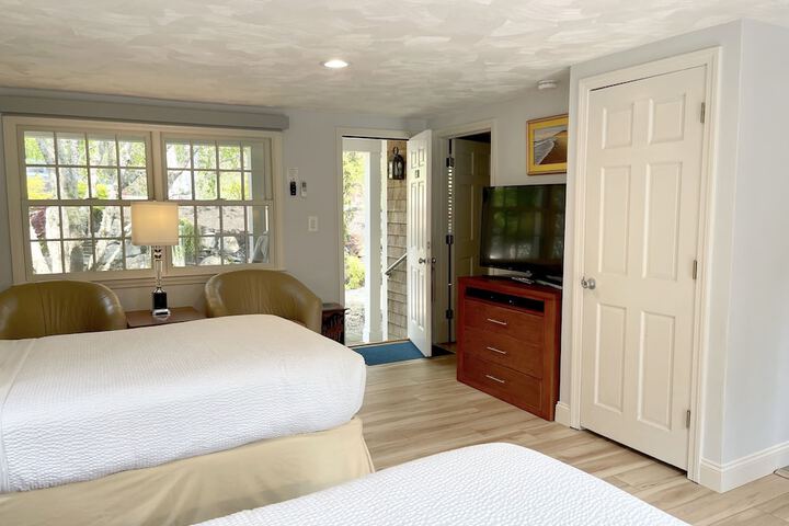 Room 14 of 100