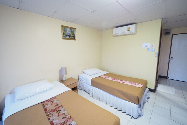 Room 5 of 46