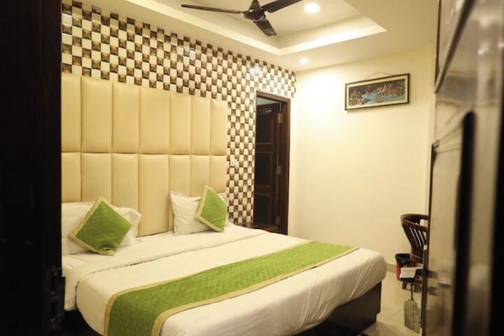 Room 5 of 21