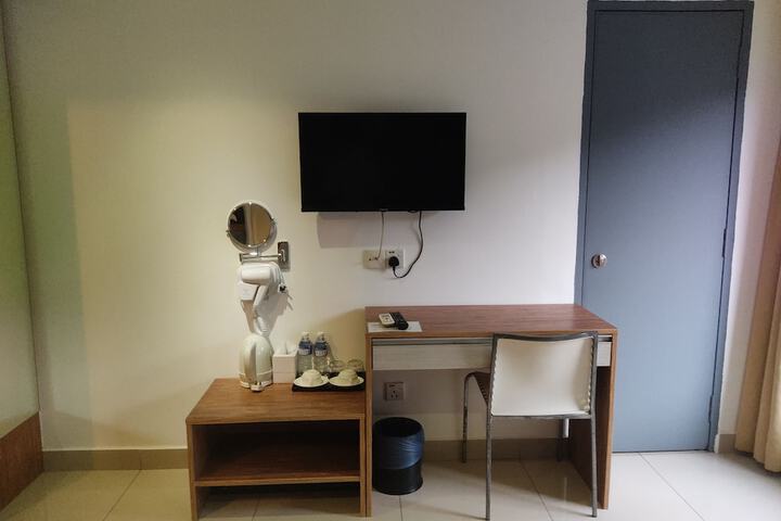 Room 21 of 32