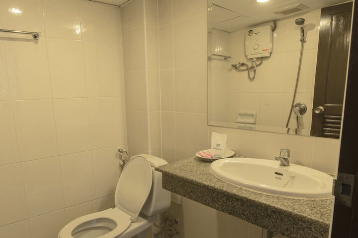 Room 40 of 65