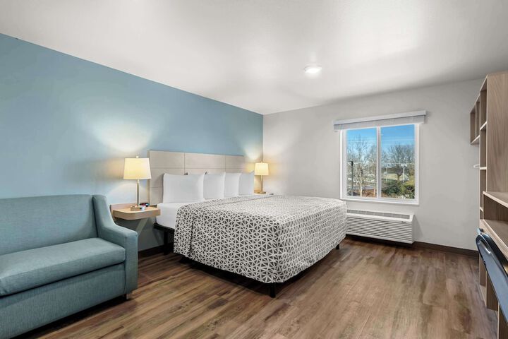 1 Queen Bed Suite (12 of 22)