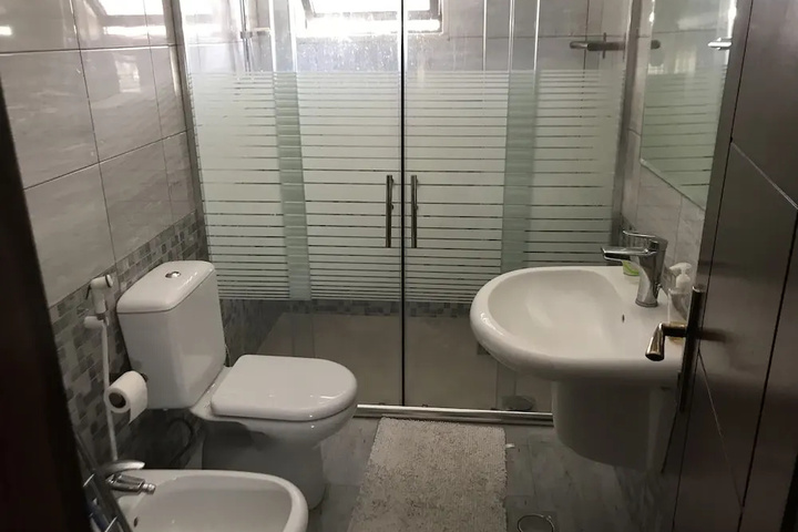Room 9 of 20