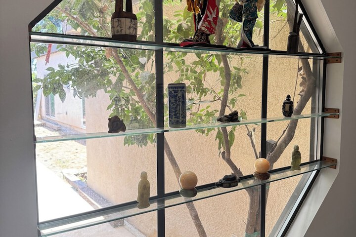 Room 12 of 25