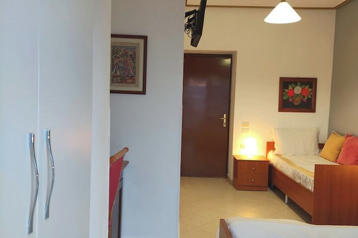 Room 71 of 177