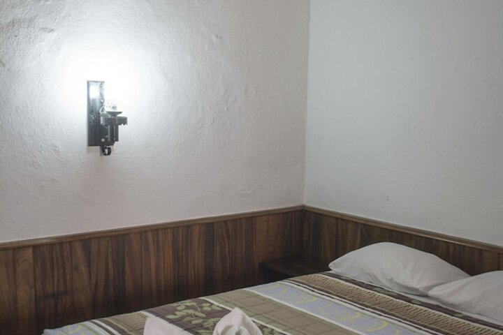Room 2 of 59