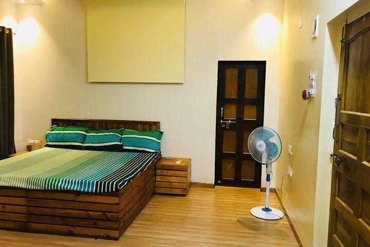 Room 8 of 36