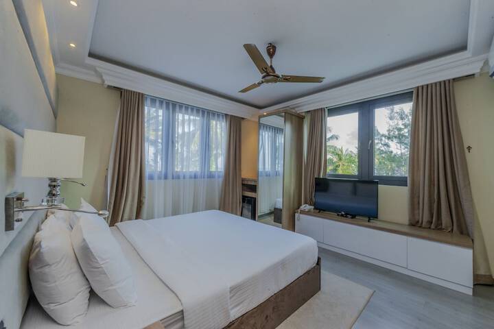 Room 4 of 40