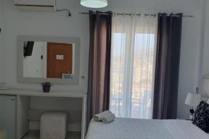 Room 40 of 106