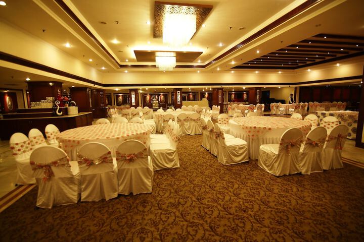 Ballroom/Hall 40 of 63