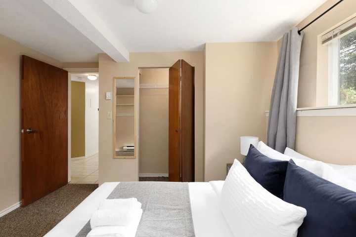 Room 3 of 24