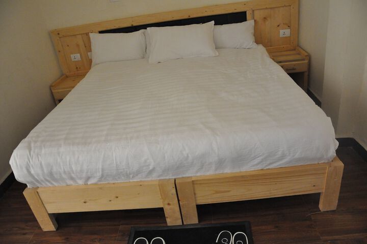 Room 15 of 18