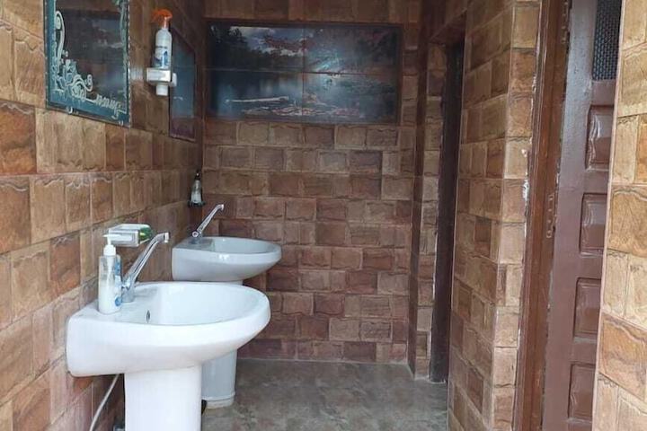 Room 10 of 10