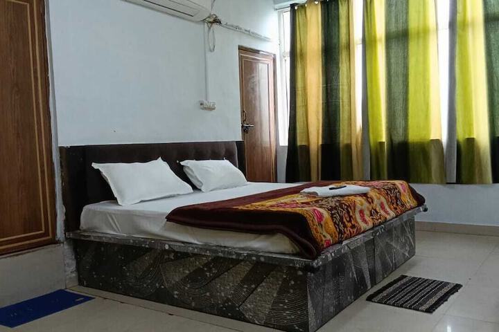 Room 6 of 21