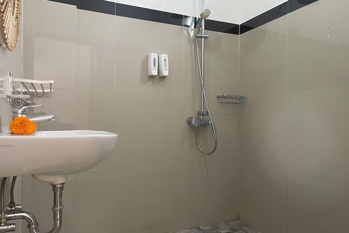 Room 11 of 22