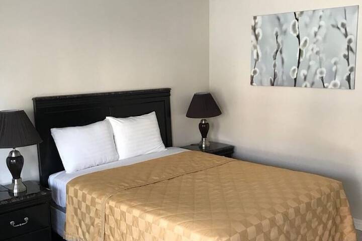 Room 2 of 6