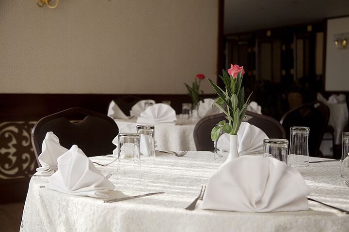 Dining 46 of 51