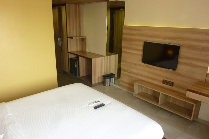 Room 20 of 38