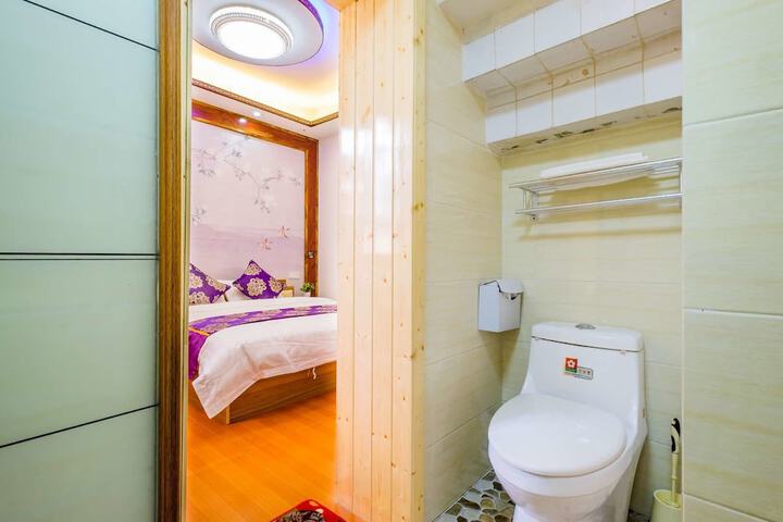 Room 21 of 21