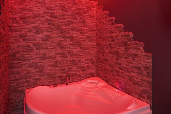 Room 27 of 29