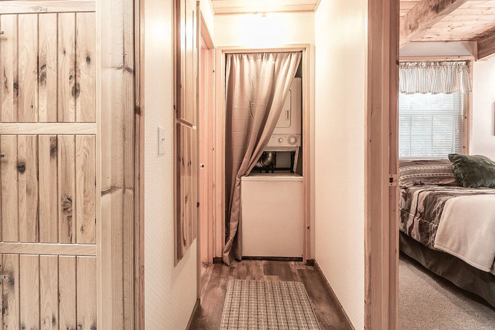 Room 2 of 6